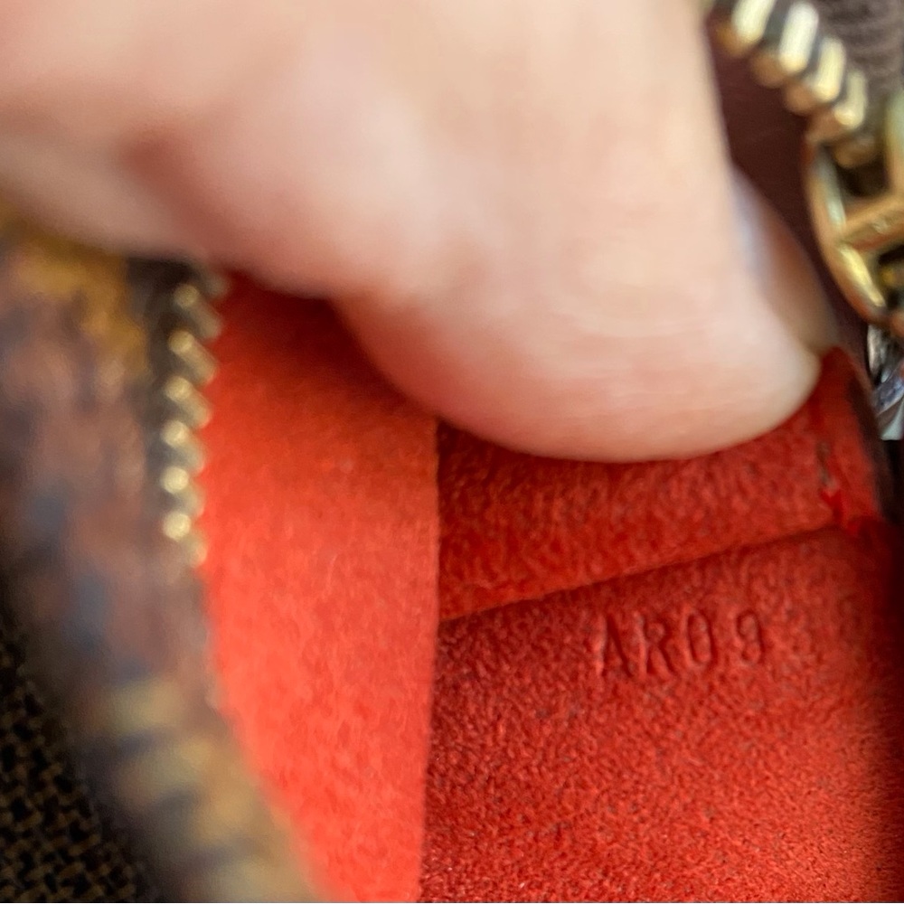 Louis Vuitton Damier Pouch - Picture 11 of 12